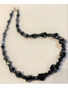 Collier spinelles noires  5 a 10mm
