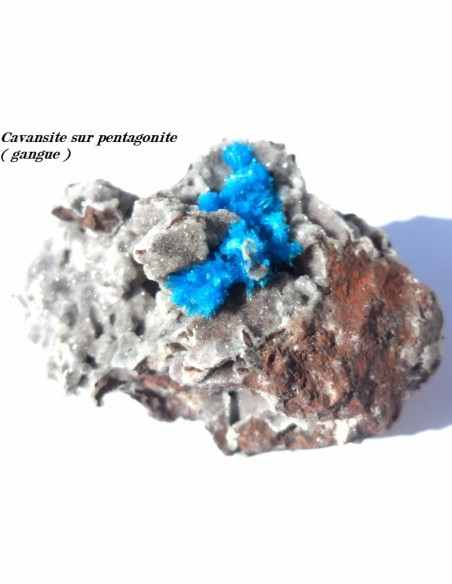 Cavansite sur pentagonite