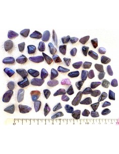 Richiterite avec sugilite polie