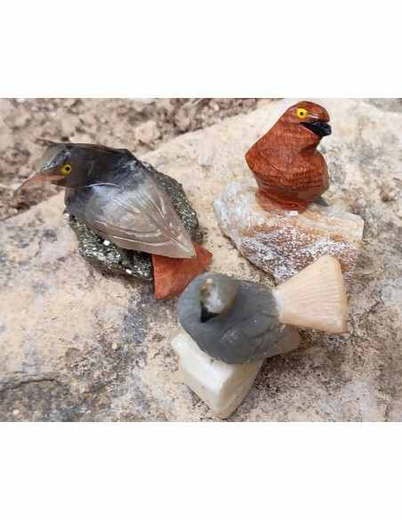 Petit oiseau en pierre