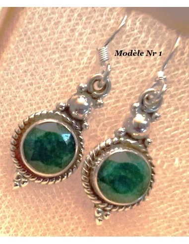 Boucles d'oreilles en émeraudes