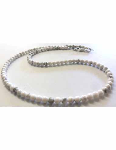 Collier magnesite, howlite 4mm