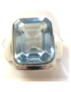 Bague en topaze bleu