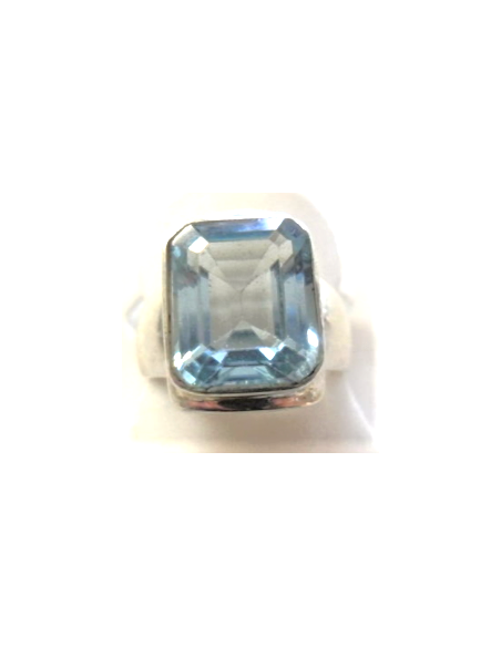Bague en topaze bleu