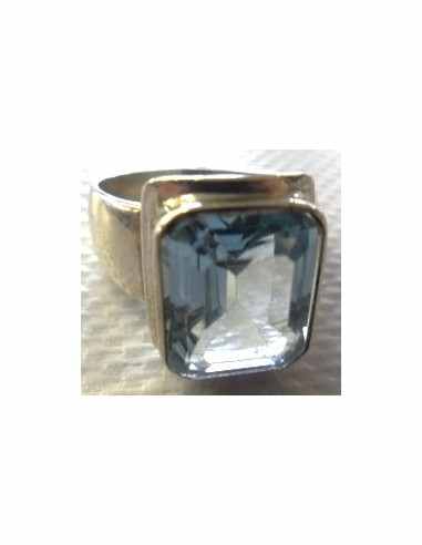 Bague en topaze bleu