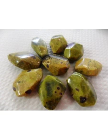 Atlantasite polis et percé Atlantasite polis et percé