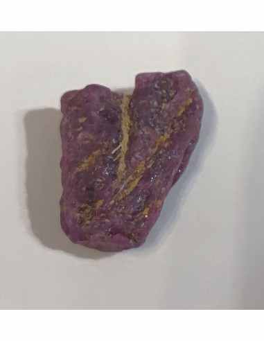 Spinelle rouge minéral