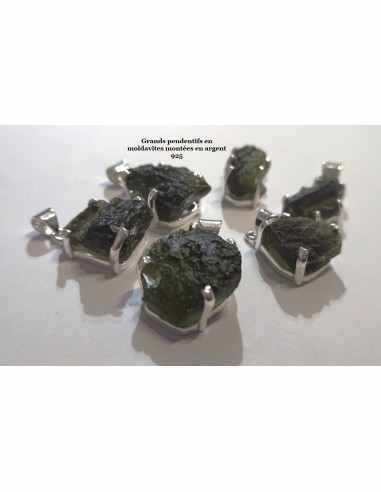 Grands pendentifs en moldavite