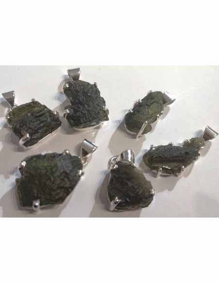Grands pendentifs en moldavite