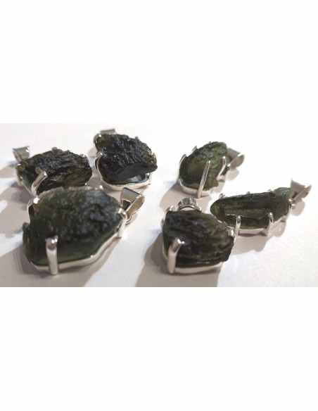 Grands pendentifs en moldavite