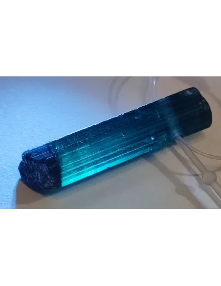 Tourmaline bleue gemme brute pendentif