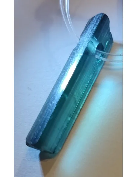 Tourmaline bleue gemme percée