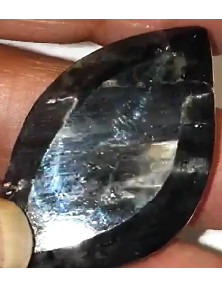 Pendentif Spectrolite forme de feuille