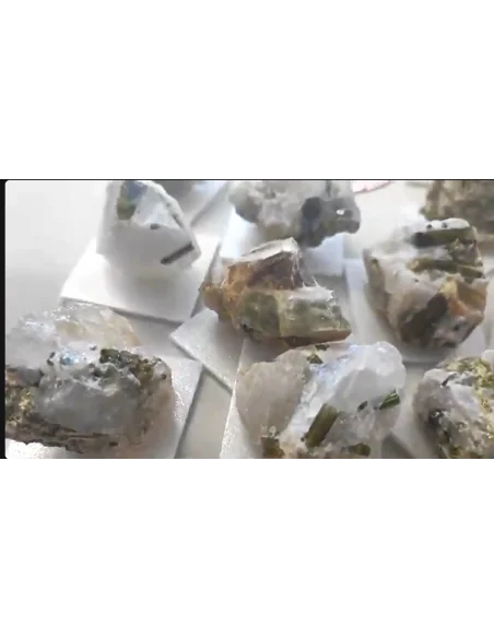 Quartz avec inclusions de Tourmaline verte