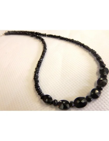 Spinelle noire - collier