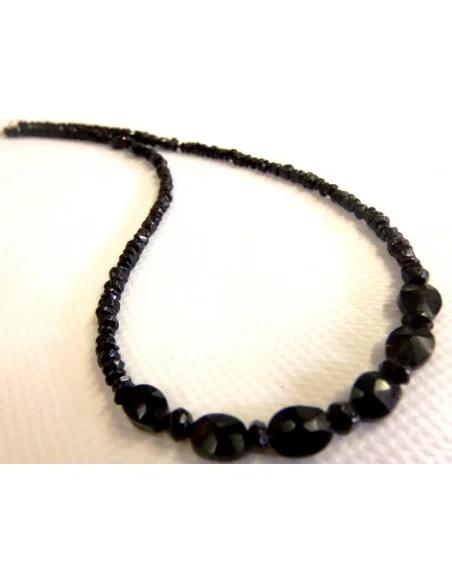 Spinelle noire - collier