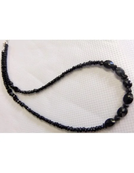 Spinelle noire - collier