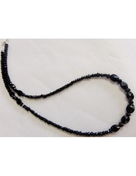 Spinelle noire - collier