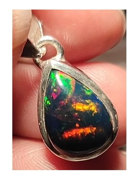 Pendentif Opale noire en forme de goûte