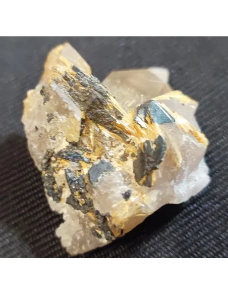 Quartz aux rutiles, pierre brute