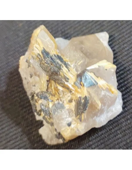 Quartz aux rutiles, pierre brute
