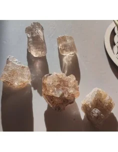 Scapolite minéral, pierre brute, Béryl doré