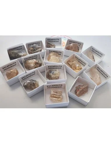 Scapolite minéral, pierre brute, Béryl doré