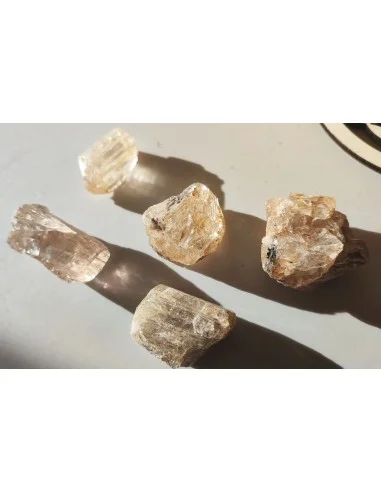 Scapolite minéral, pierre brute, Béryl doré