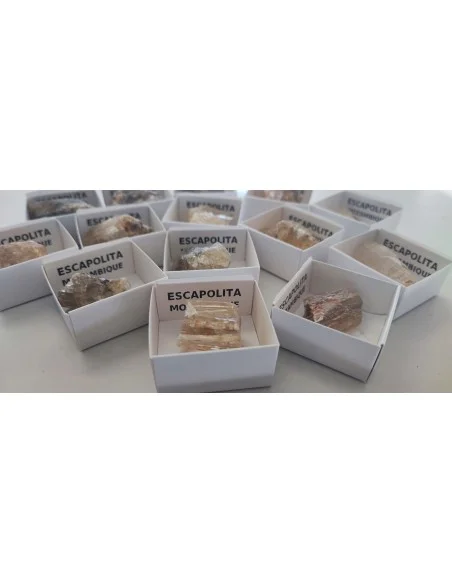 Scapolite minéral, pierre brute, Béryl doré