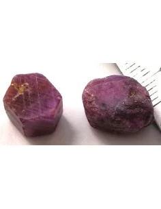 Rubis pierre semi-précieuse brute