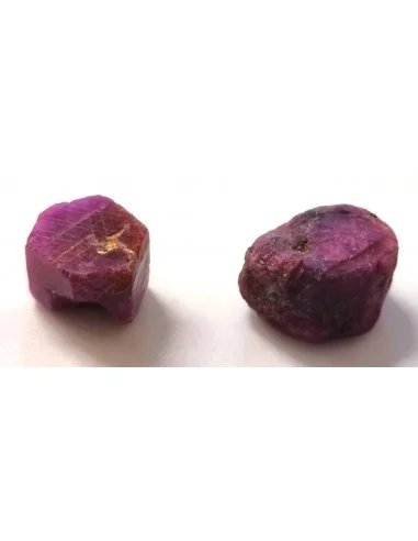 Rubis pierre semi-précieuse brute