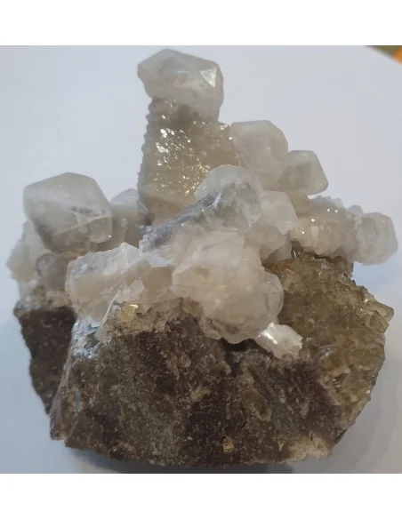 Agate avec cristallisations de calcite et cristal de roche