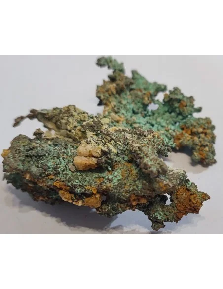 Cuivre natif cristalisé naturel avec adamite