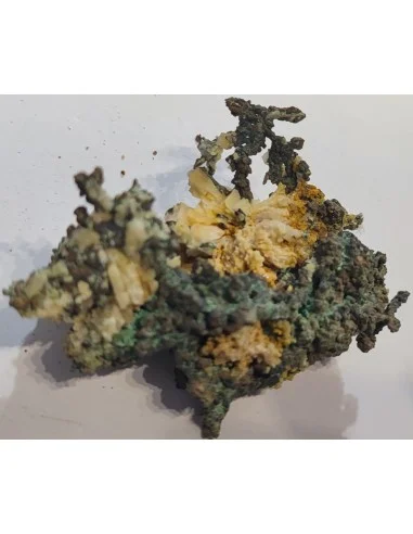 Cuivre natif avec malachite et adamite