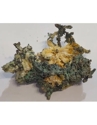 Cuivre natif avec malachite et adamite
