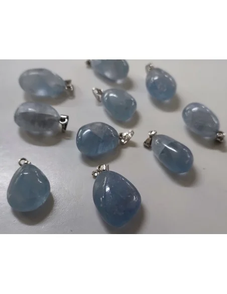 Celestite , pierre des anges en pendentif
