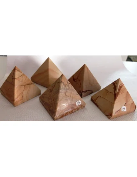 Pyramide en jaspe gravure