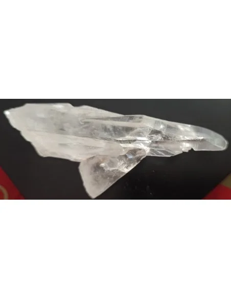 Cristal Laser : Harmonie d'Inclusions Crystallines