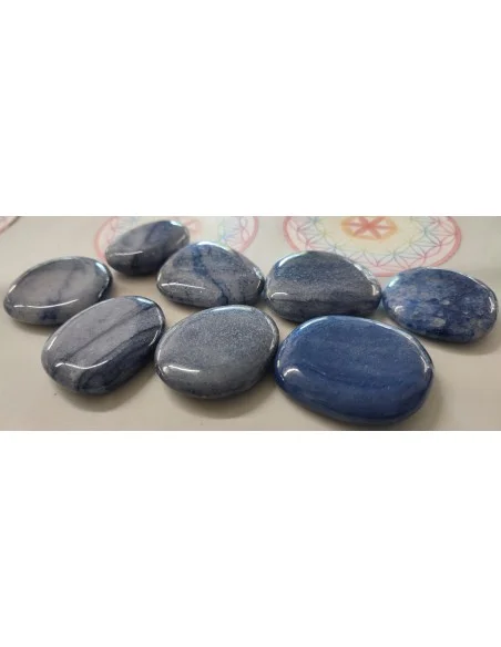 Quartz bleu galet pierre plate pour la lithotherapie