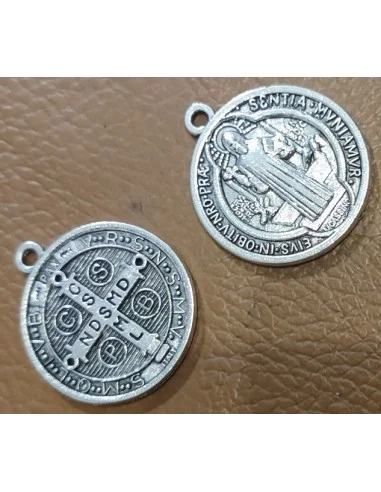 Médaille de Saint Benoît. Protection et...