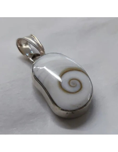 Oeil Sainte Lucie pendentif monté en argent,