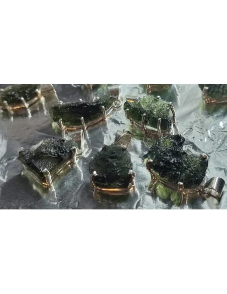 Grands pendentifs en moldavite montées en argent