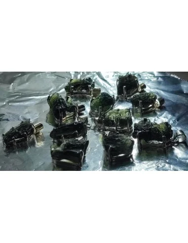 Grands pendentifs en moldavite montées en argent