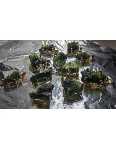 Grands pendentifs en moldavite montées en argent