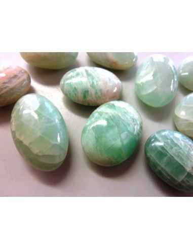 Pierre de lune verte galet