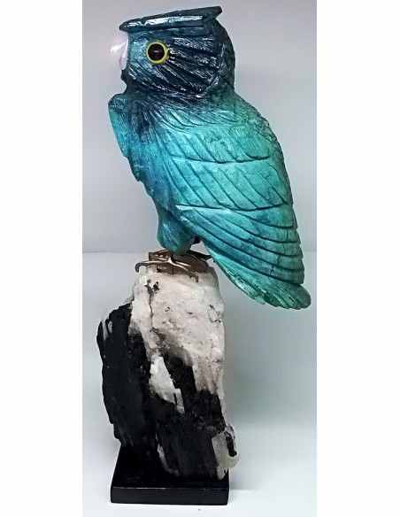 Grand hibou en chrysocolle sur quartz tourmaline