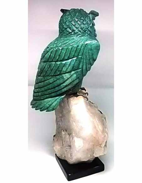 Grand hibou en chrysocolle sur quartz tourmaline