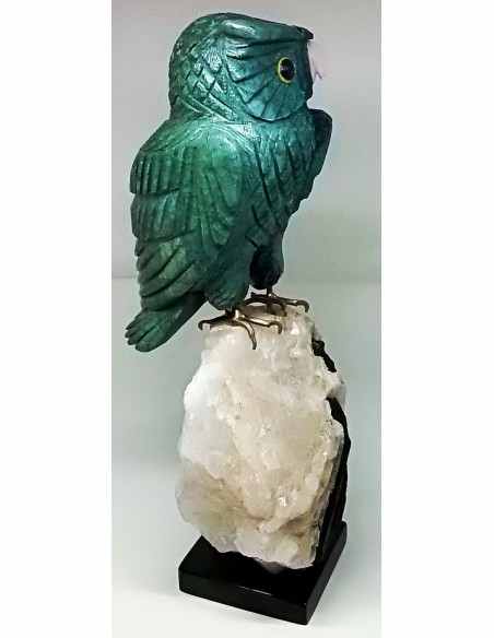 Grand hibou en chrysocolle sur quartz tourmaline