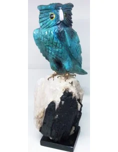 Grand hibou en chrysocolle sur quartz tourmaline