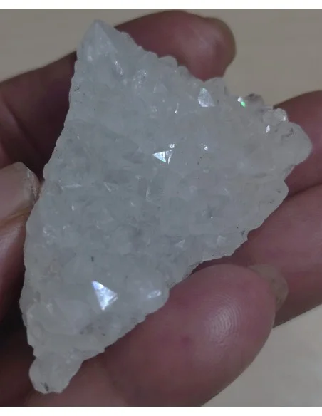 Quartz Isis Rare du Népal - Cristaux à Arcs-en-Ciel Naturels - 5,7cm